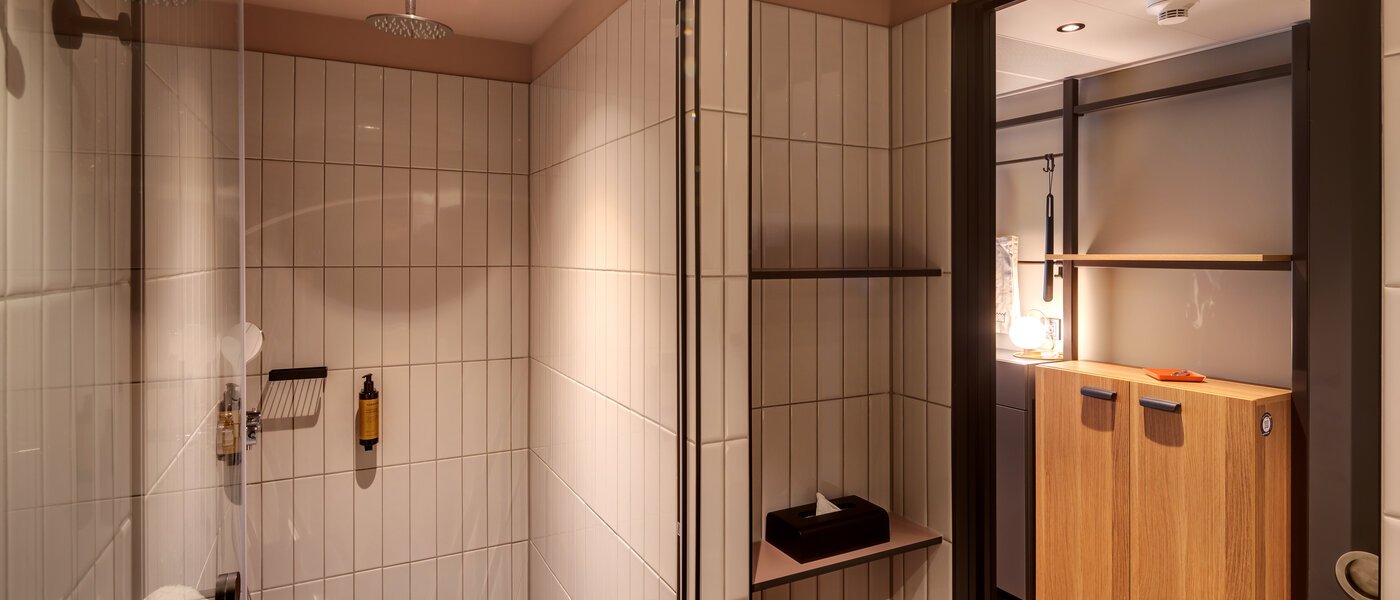 studio München Neuperlach 02 bathroom 13248