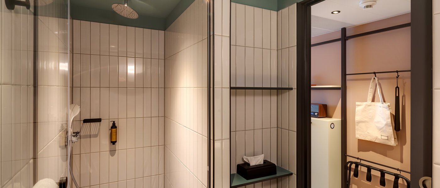 studio München Neuperlach 02 bathroom 13258