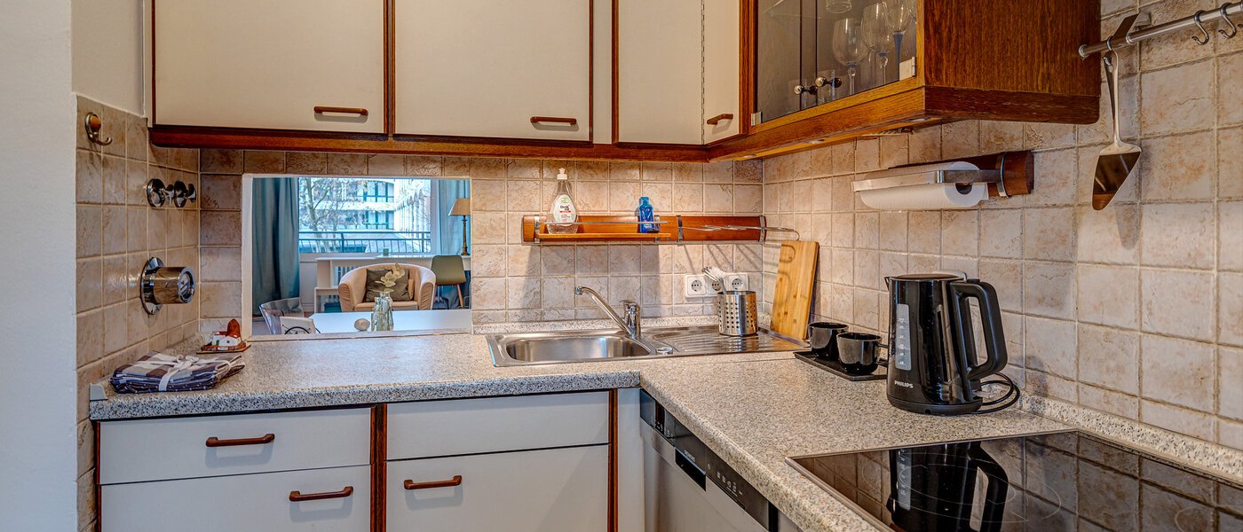 apartment München Bogenhausen 01 kitchen 13259