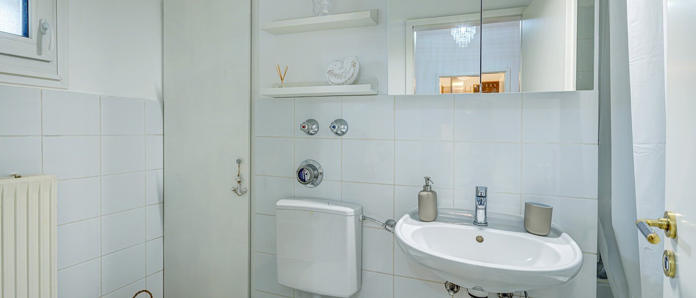 apartment München Bogenhausen 02 bathroom 13259