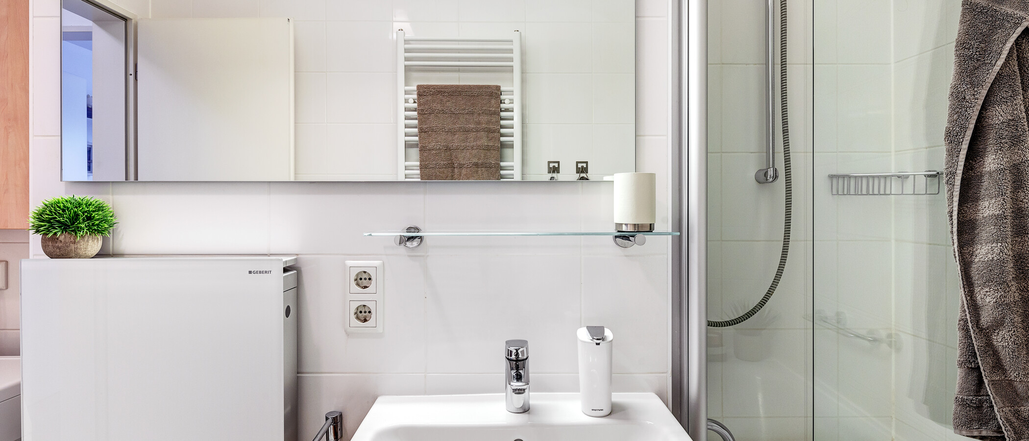 apartment München Schwabing-West 02 bathroom 13262