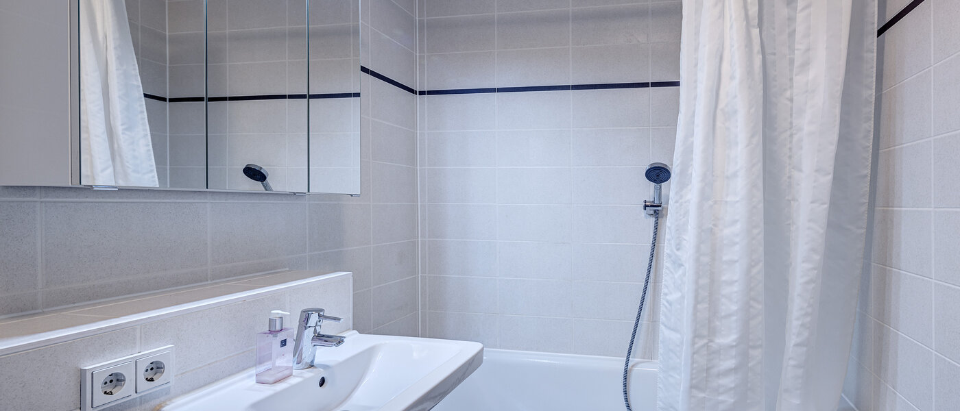 apartment München Oberföhring 02 bathroom 13285