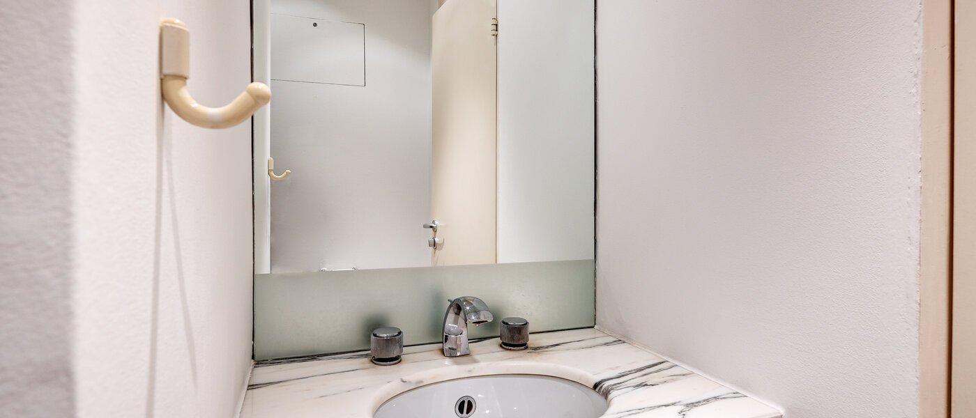 apartment München Schwabing-West (rund um den Bonner Platz) 02 separate toilet 13286