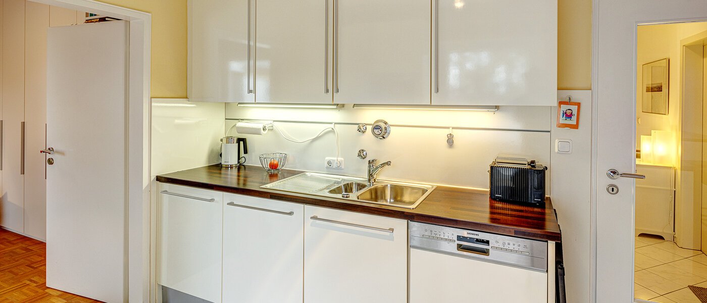 roof terrace apartment München Moosach 04 kitchen 13292