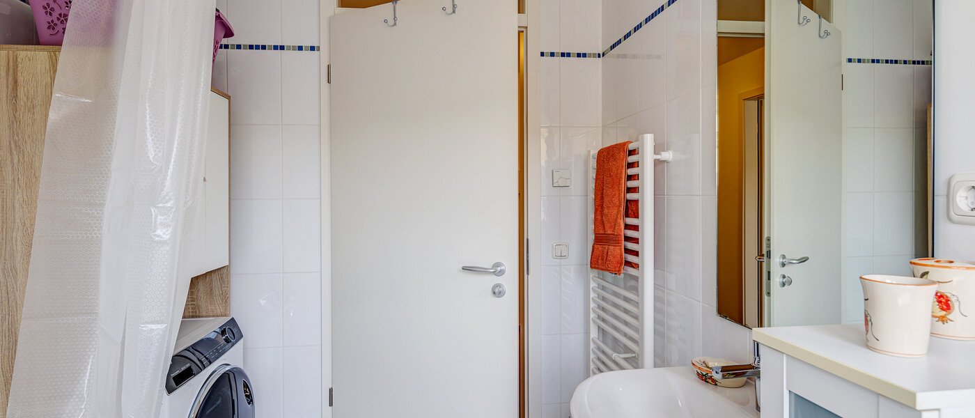 apartment München Schwabing-West 02 bathroom 13298