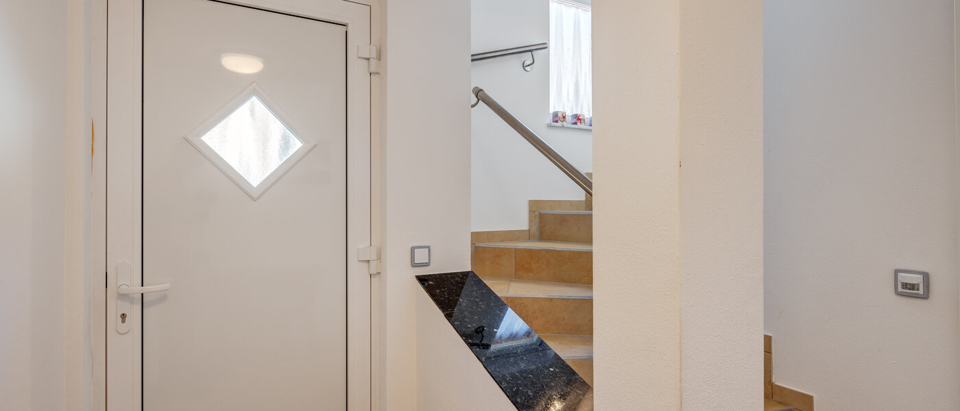 attic apartment Tegernsee 01 hall 13299