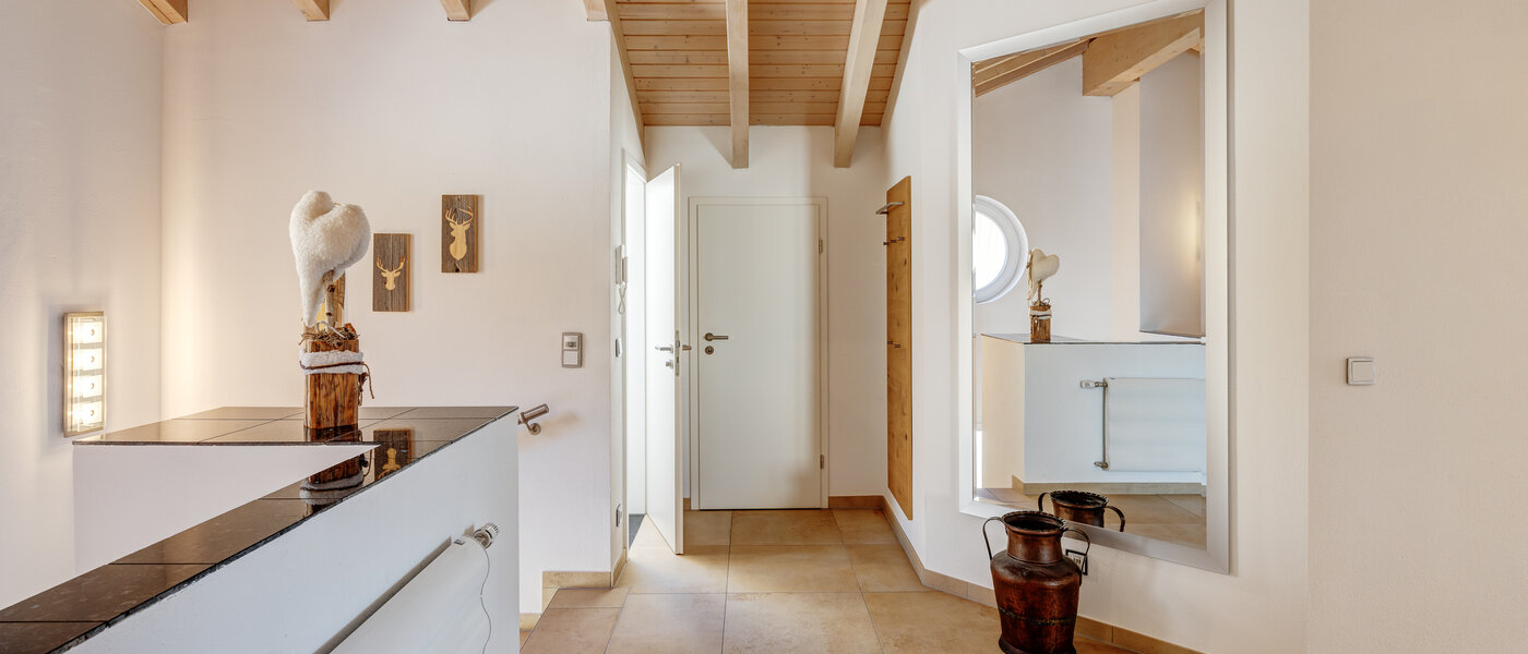 attic apartment Tegernsee 06 hall 13299