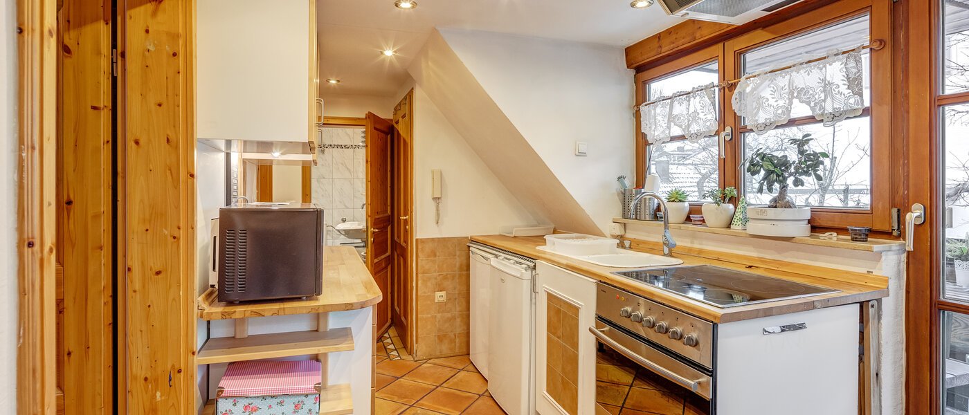 apartment München Moosach 01 kitchen 13319