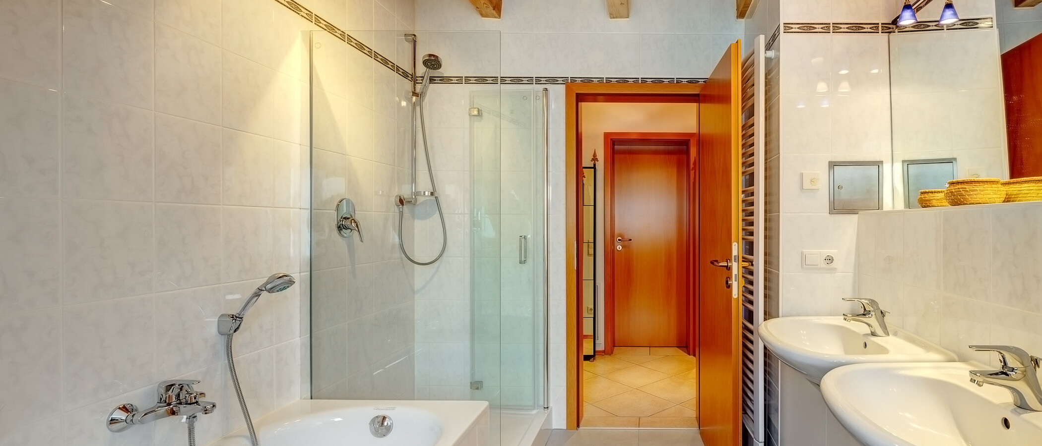 apartment München Berg am Laim 03 bathroom 13337