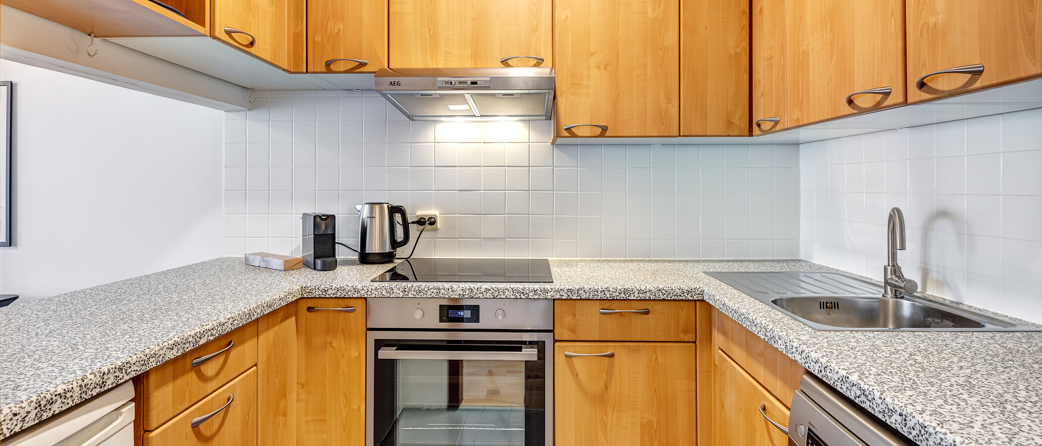 apartment München Neuhausen 01 kitchen 13344