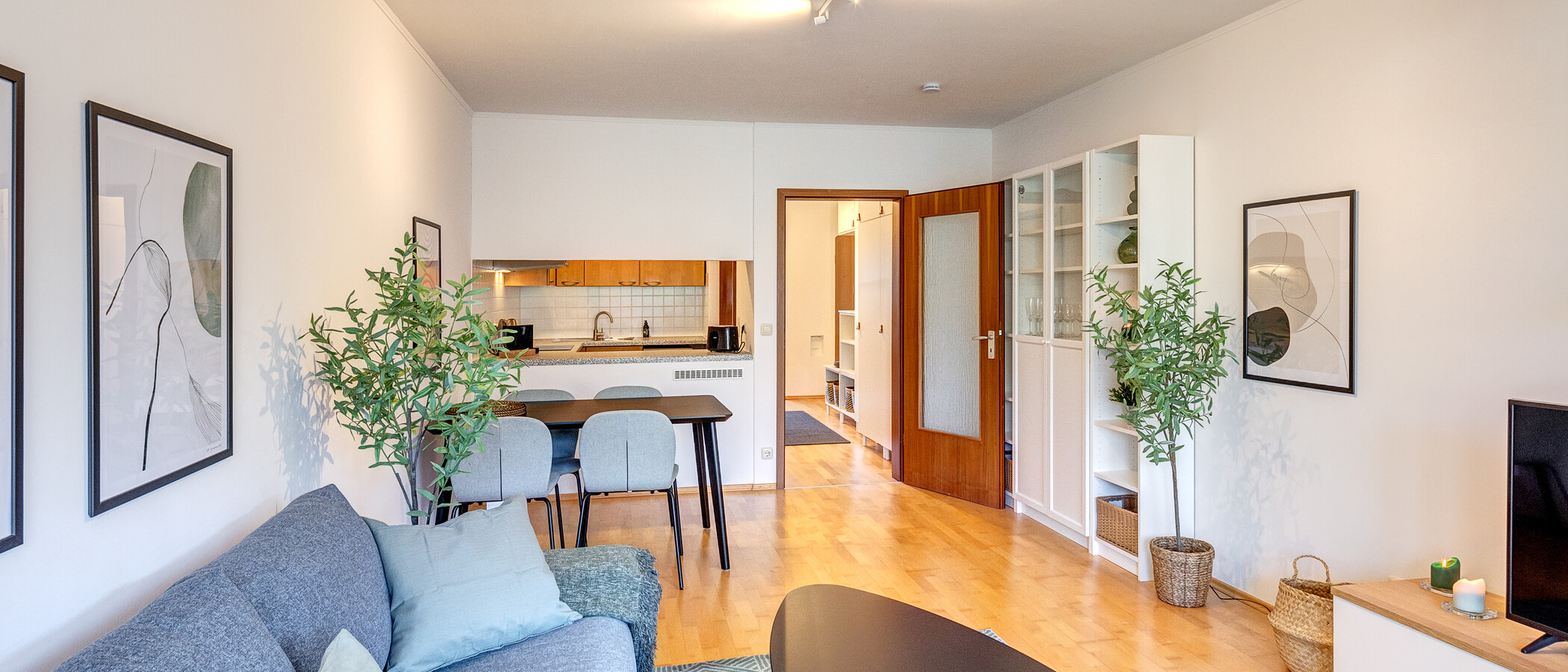 apartment München Neuhausen 02 living area 13344
