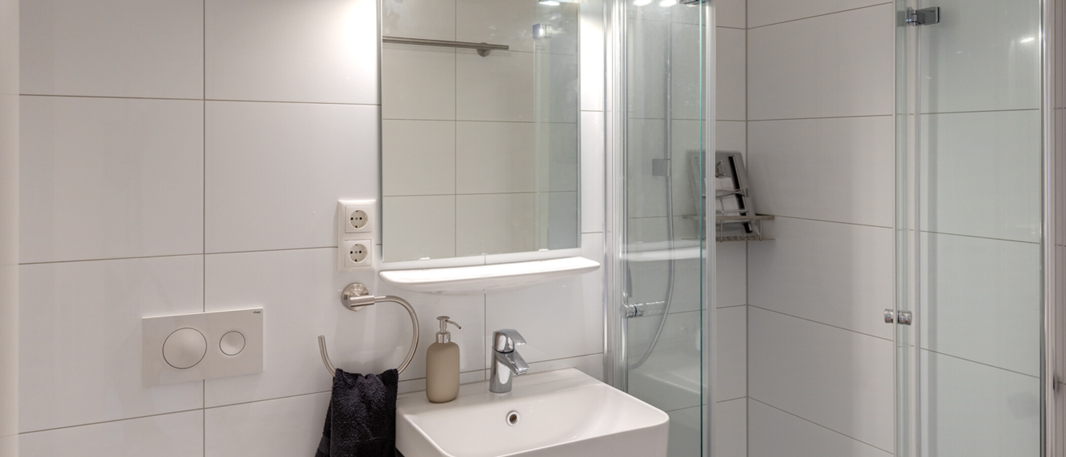 apartment München Maxvorstadt 01 bathroom 13357