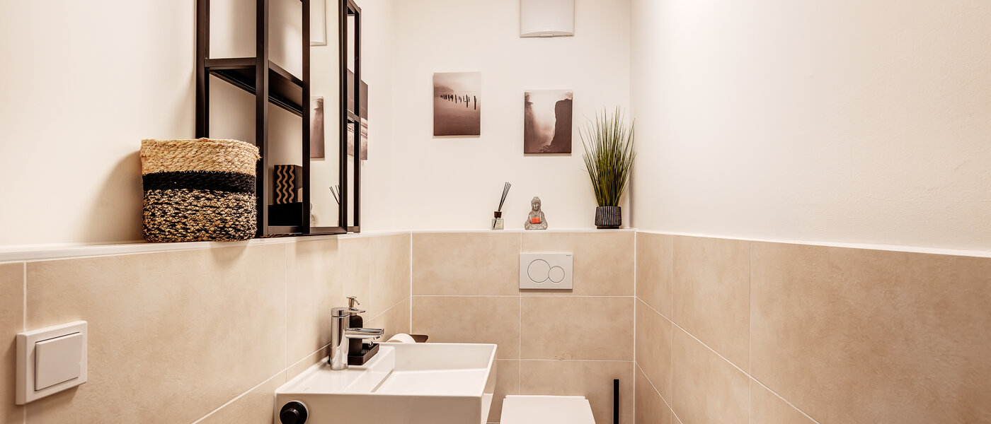 apartment München Neuperlach 01 guest toilet 13358