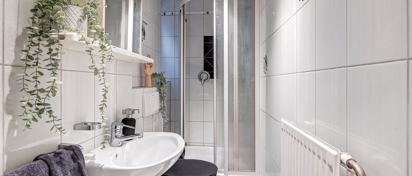 apartment München Daglfing 01 bathroom 13386