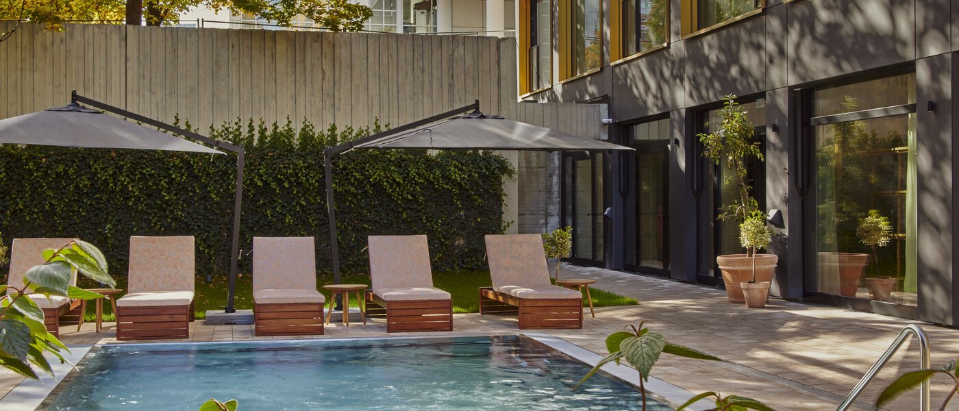 studio München Obersendling 01 pool 13390