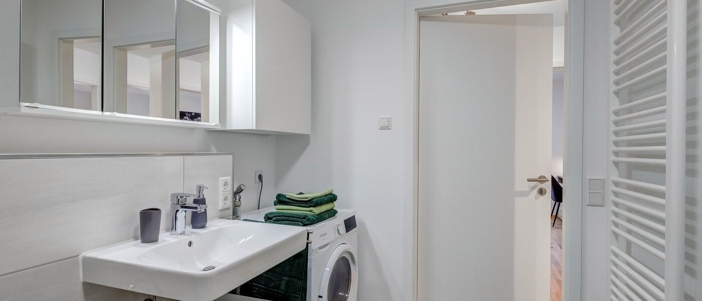 apartment München Moosach 02 bathroom 13403