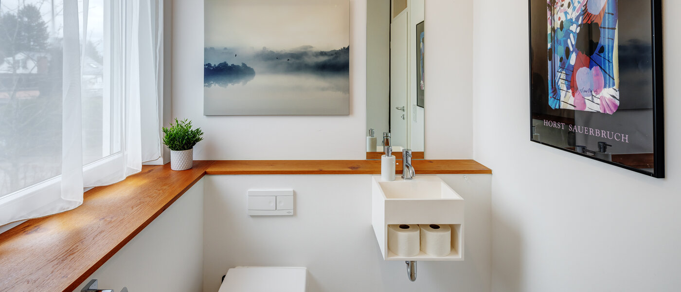 maisonette München Trudering 01 guest toilet 13407