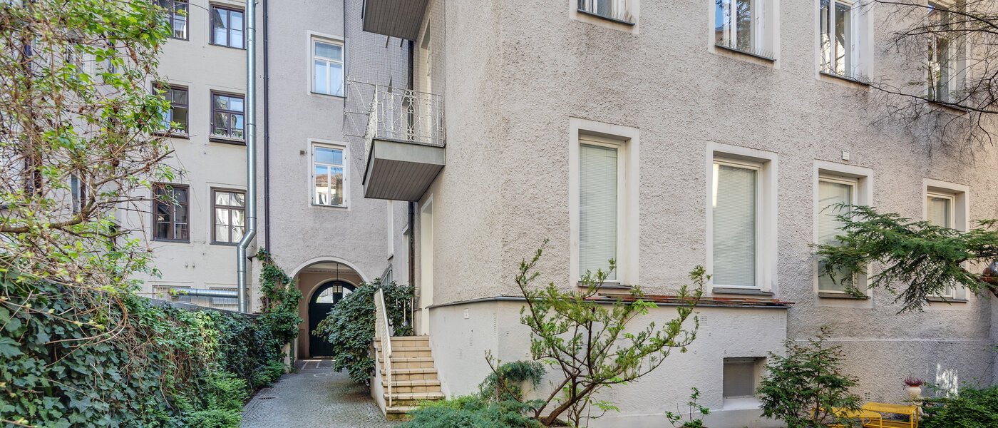 apartment München Lehel 01 inner courtyard  13416