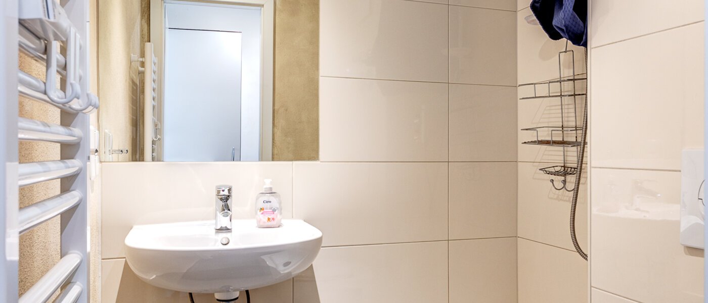 apartment München Milbertshofen 01 bathroom 13431