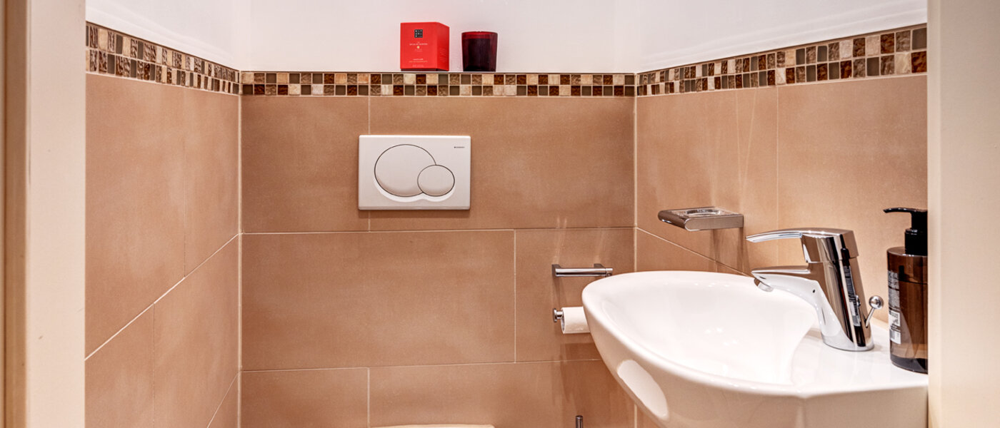 apartment München Altstadt 01 separate toilet 13437