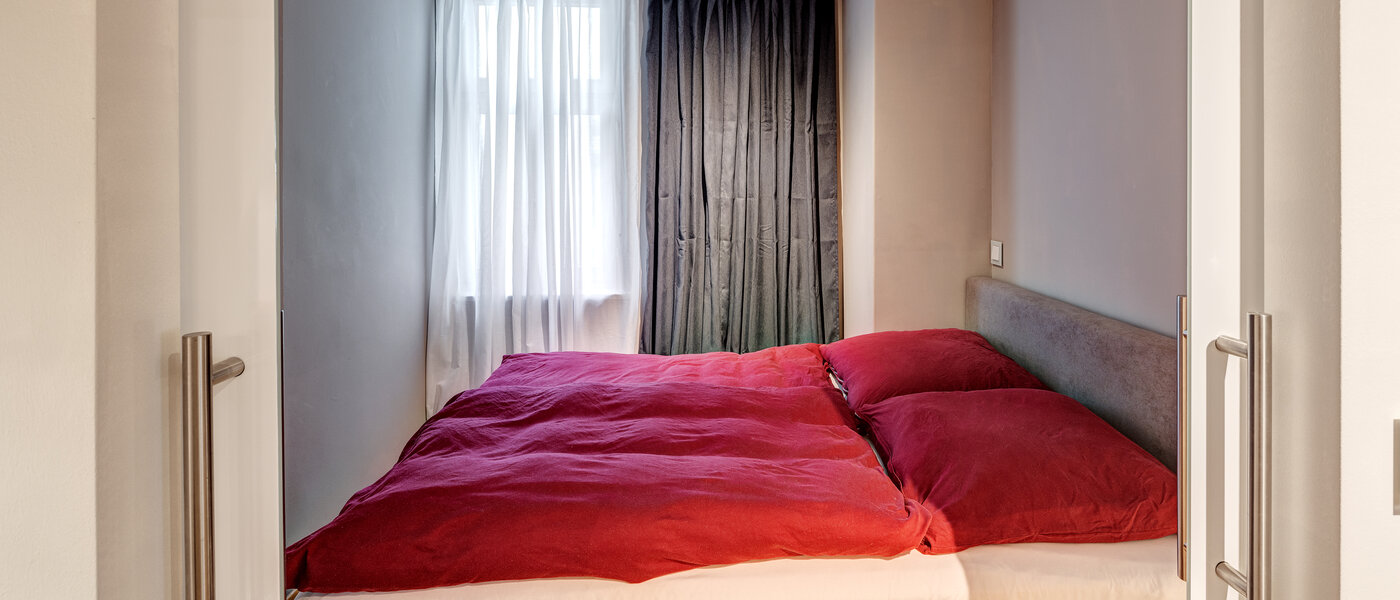 apartment München Altstadt 01 sleeping area 13437