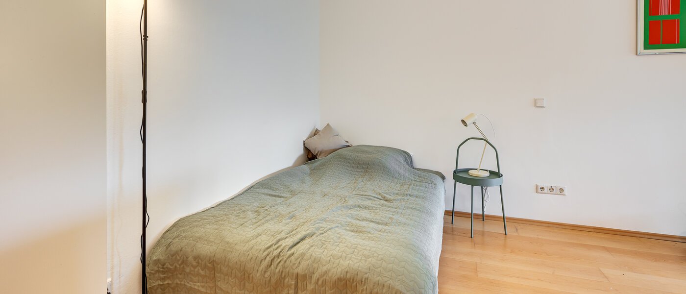 apartment München Schwabing - Alte Heide 01 sleeping area 13448