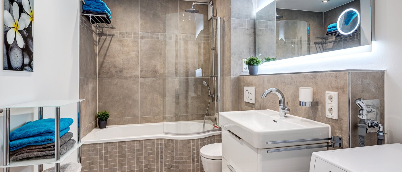 apartment München Moosach 01 bathroom 13450