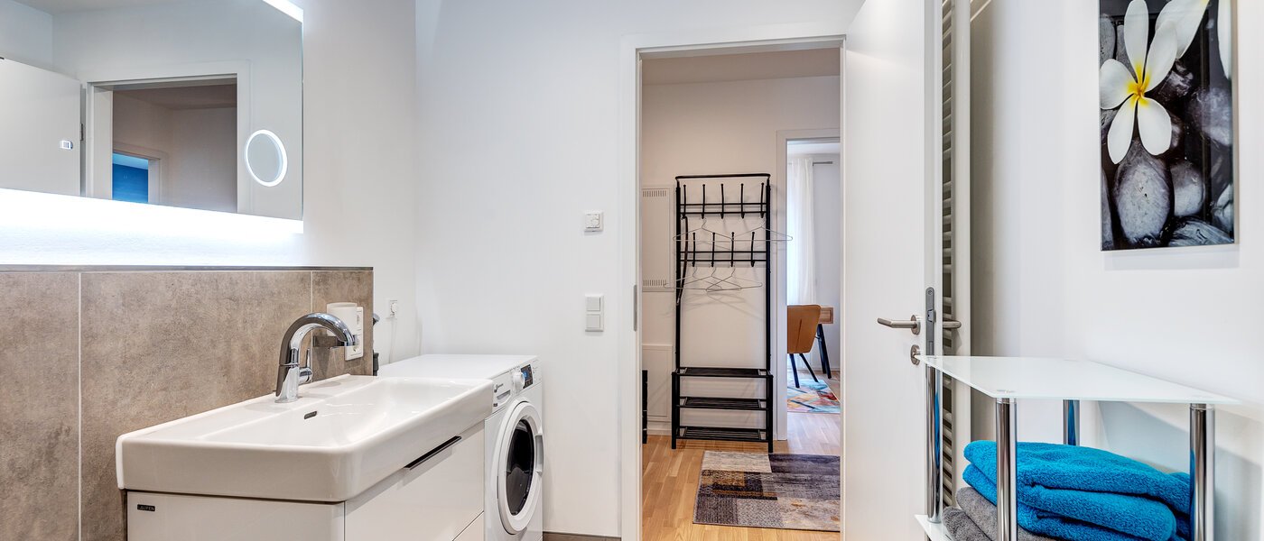 apartment München Moosach 02 bathroom 13450