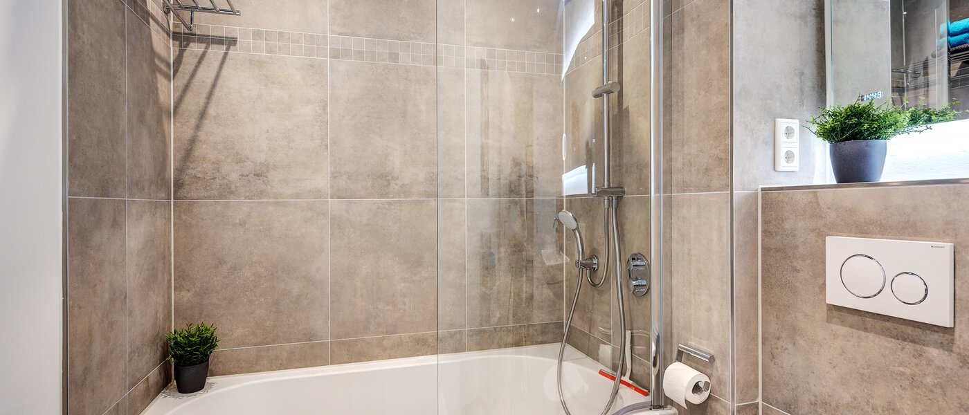 apartment München Moosach 03 bathroom 13450