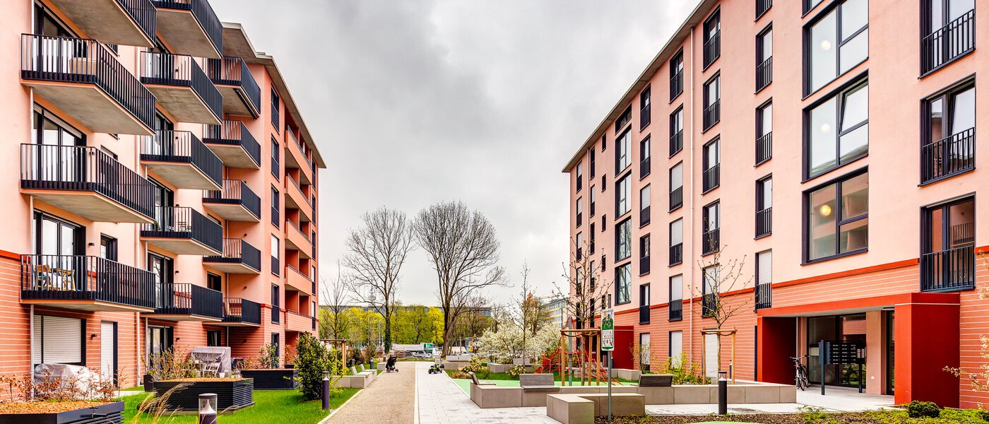 apartment München Moosach 01 inner courtyard  13450