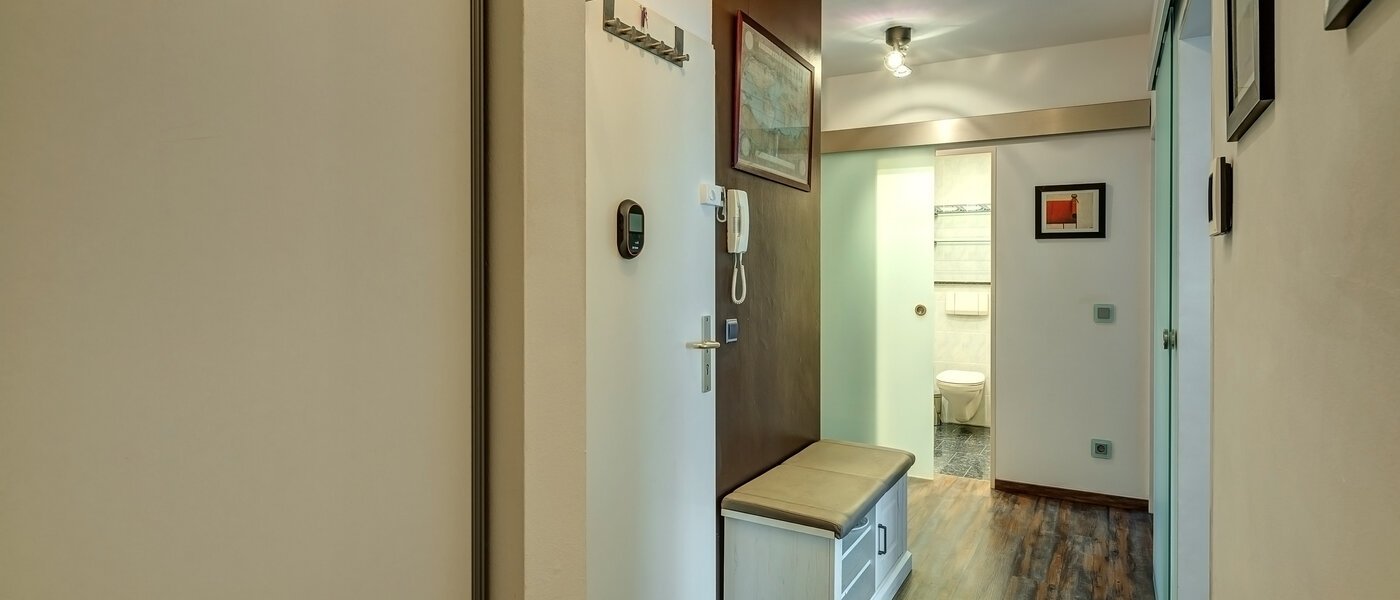 apartment Poing 02 hall 13482