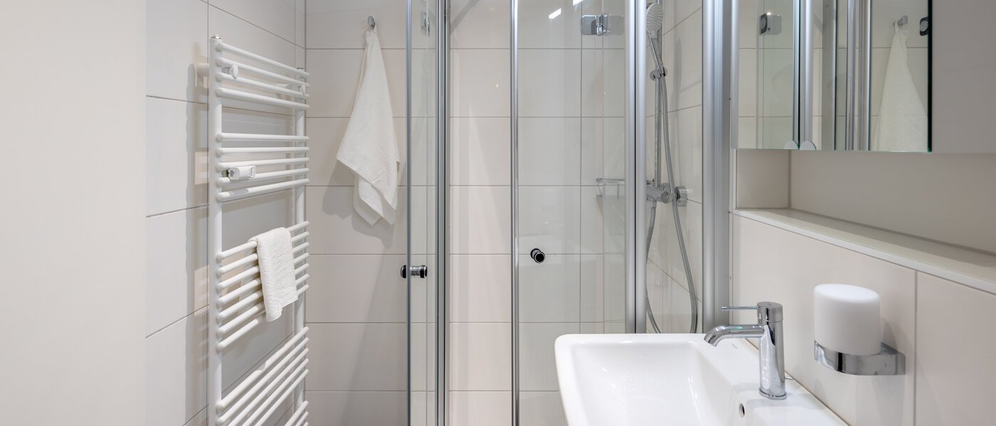 apartment Grasbrunn 01 bathroom 13491