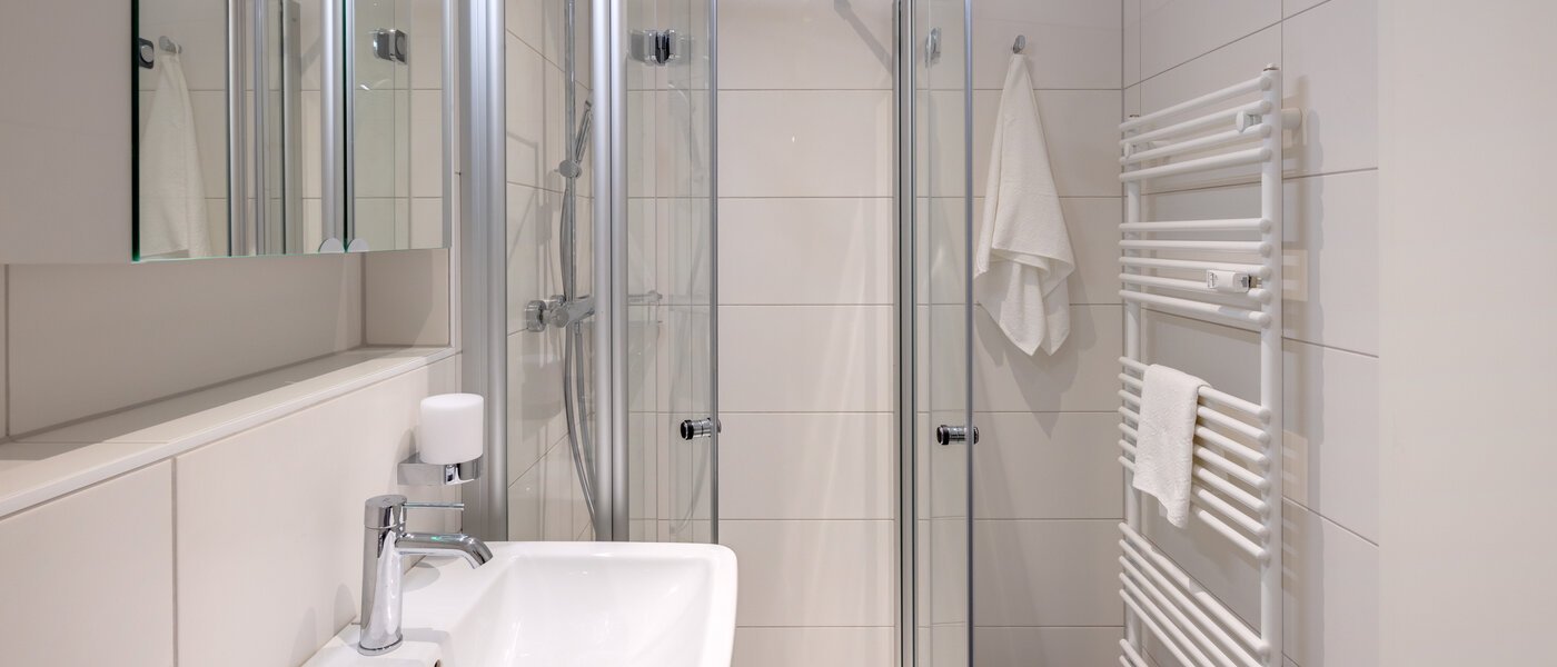 apartment Grasbrunn 01 bathroom 13492