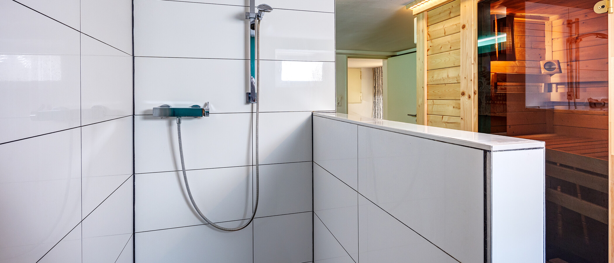 semi-detached house Gauting 01 2. bathroom 13500