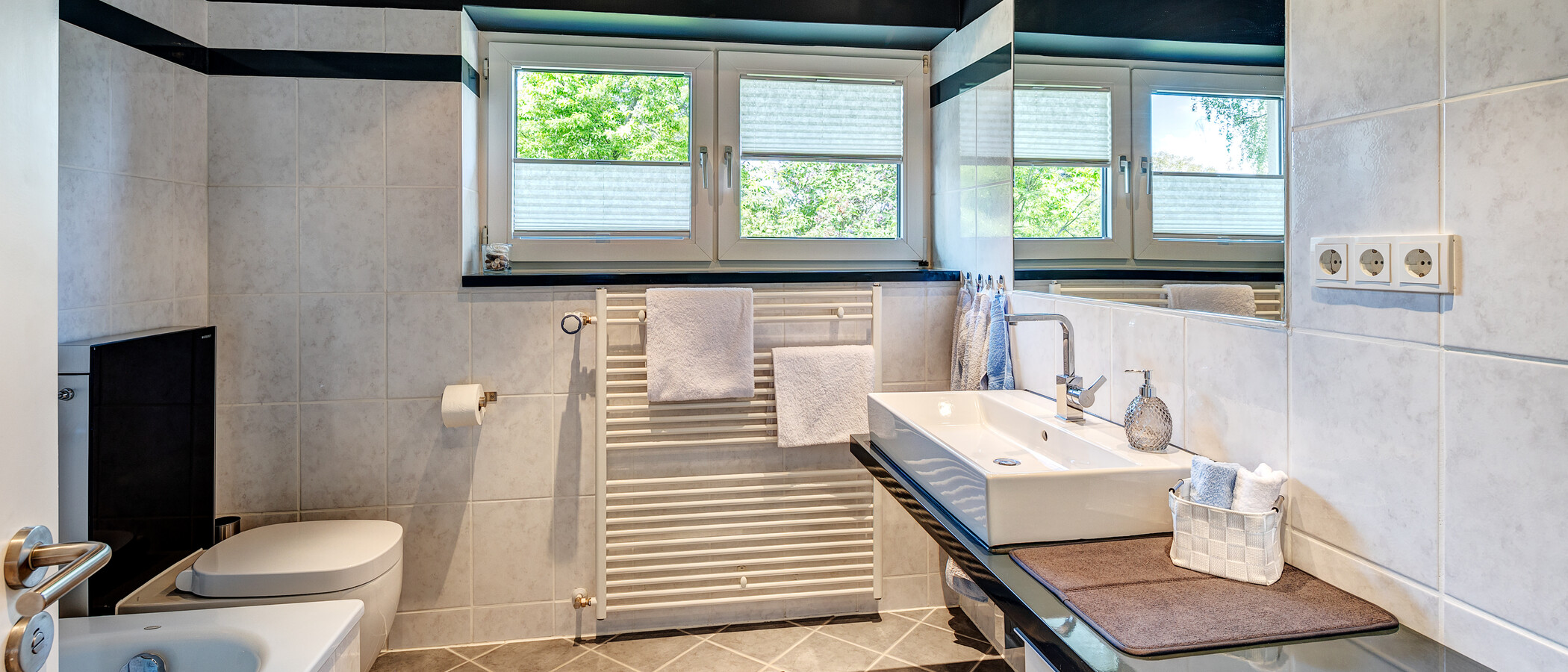 semi-detached house Gauting 01 1. bathroom 13500
