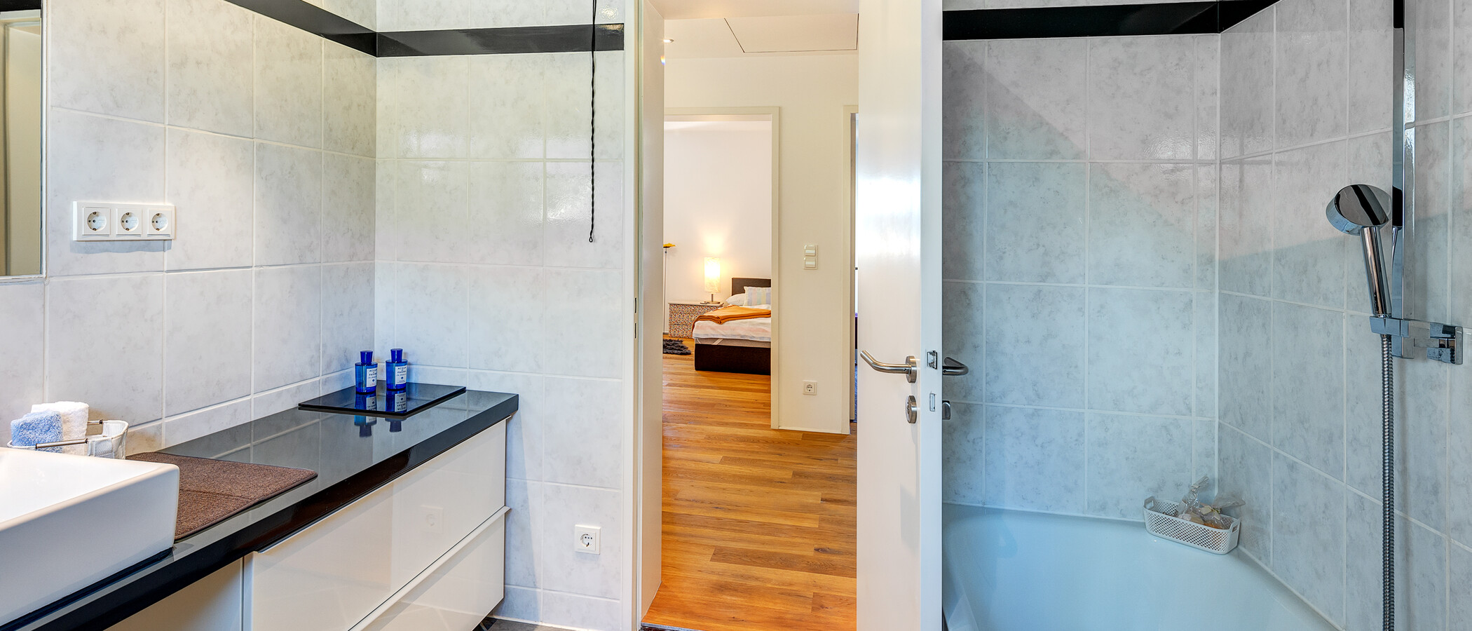 semi-detached house Gauting 03 1. bathroom 13500