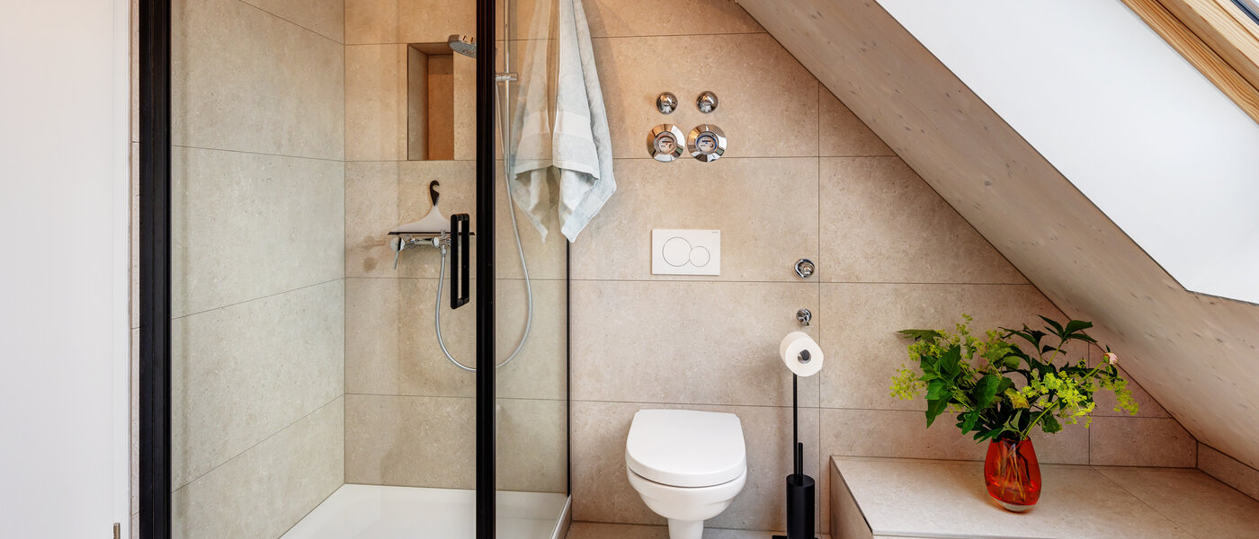 attic apartment München Berg am Laim 01 bathroom 13504