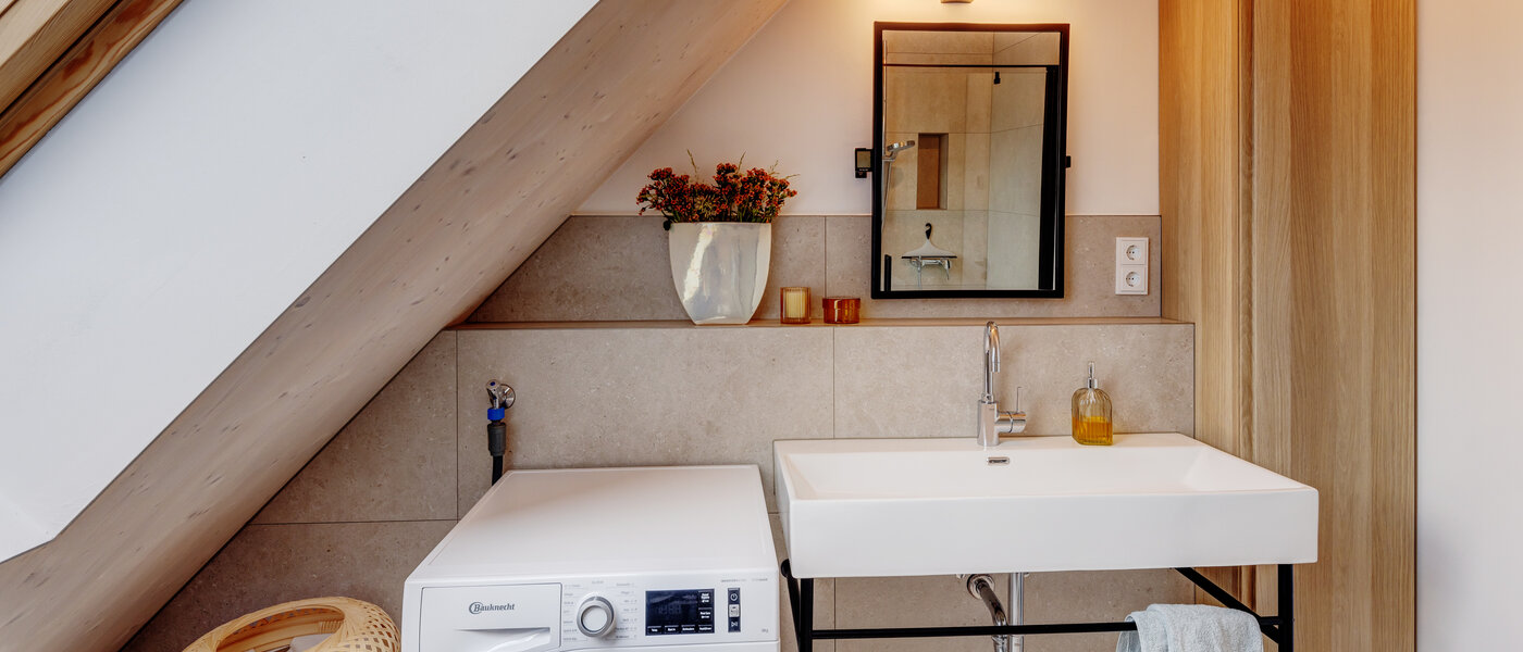 attic apartment München Berg am Laim 03 bathroom 13504