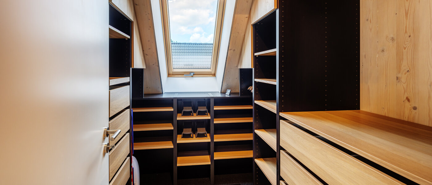 attic apartment München Berg am Laim 01 Walk-in closet 13504