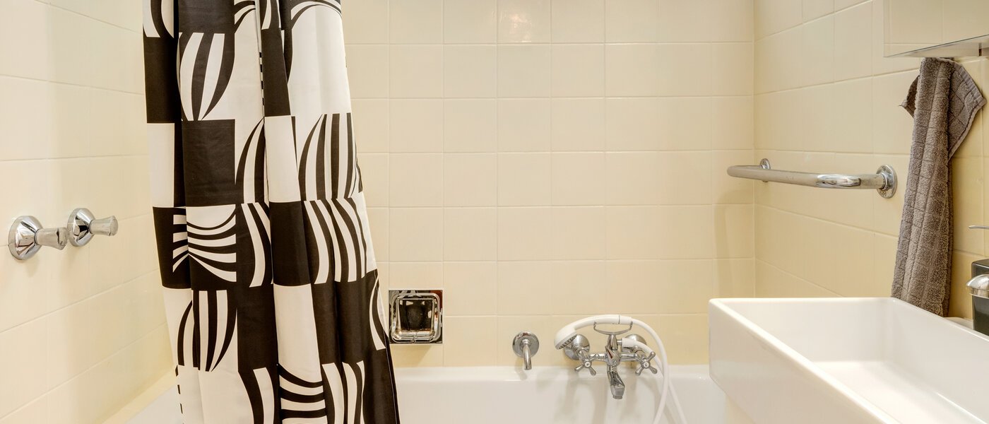 apartment München Harlaching 02 bathroom 13522