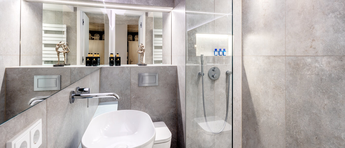 apartment München Schwabing-West 01 bathroom 13523