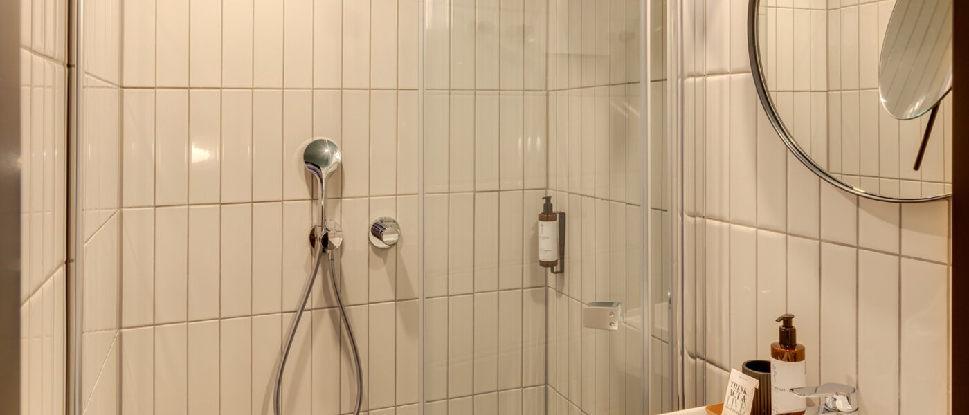 maisonette München Neuperlach 01 2. bathroom 13536