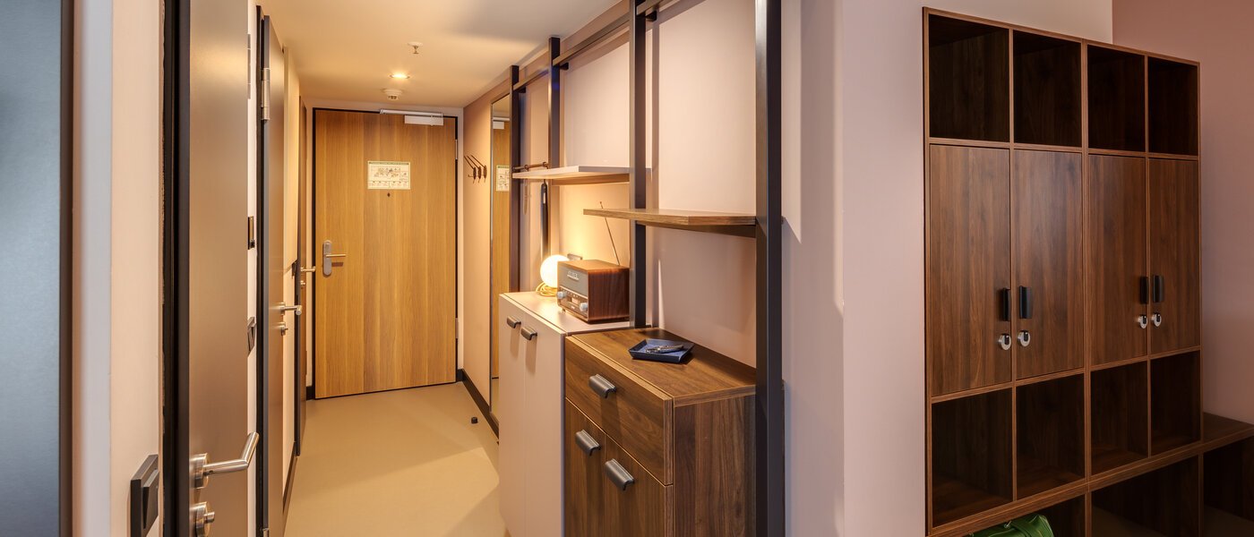 maisonette München Neuperlach 01 hall 13536