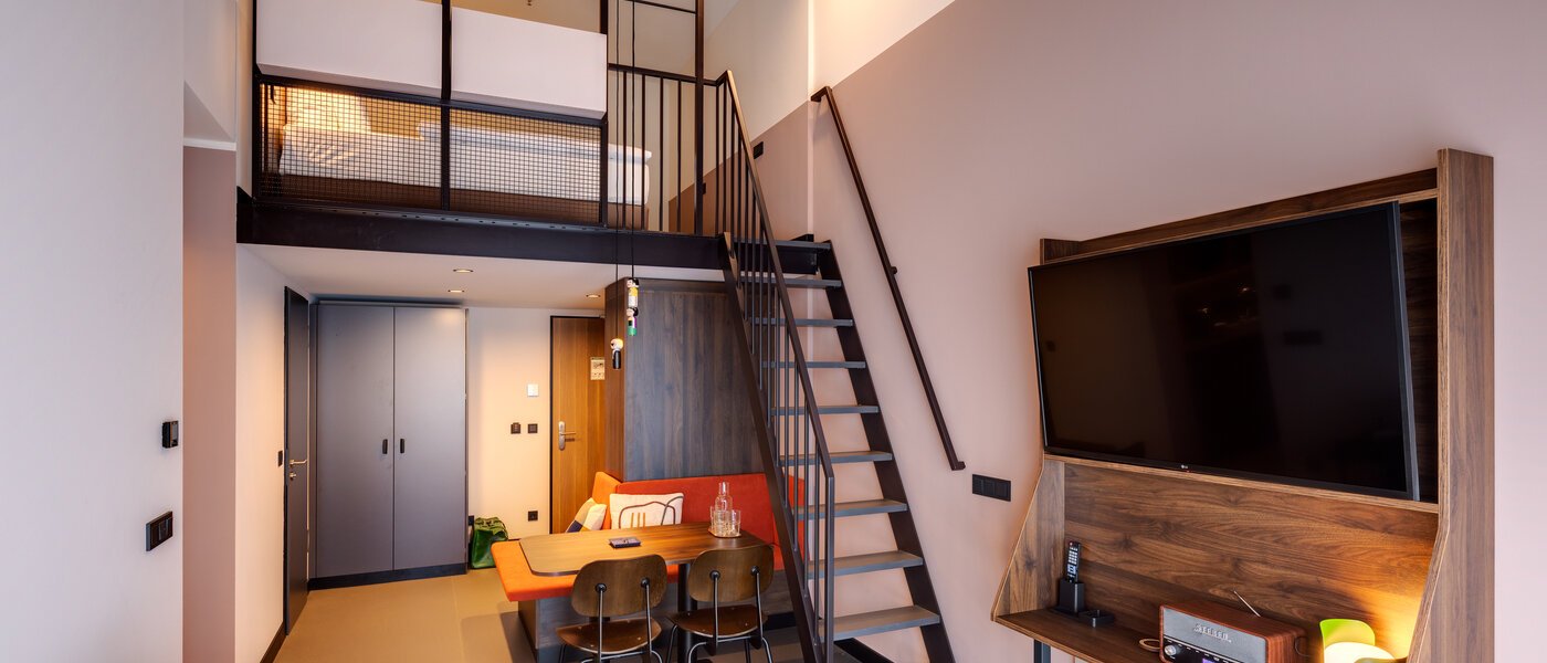 maisonette München Neuperlach 01 living area 13537