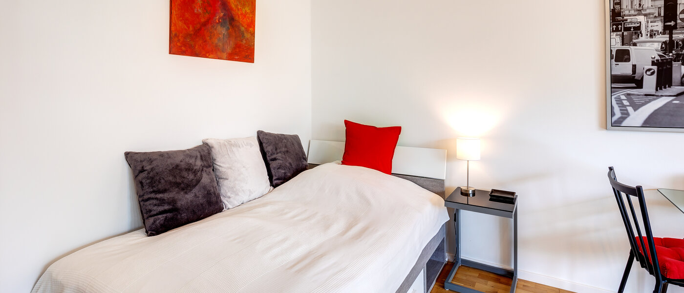 apartment München Schwabing-West (rund um den Hohenzollernplatz) 01 sleeping area 13567