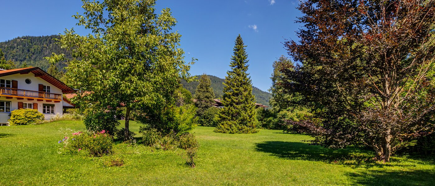 apartment with garden 	 Schliersee 03 garden 13576