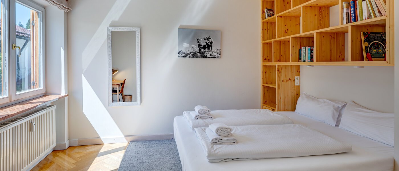 apartment with garden 	 Schliersee 01 2. bedroom 13576