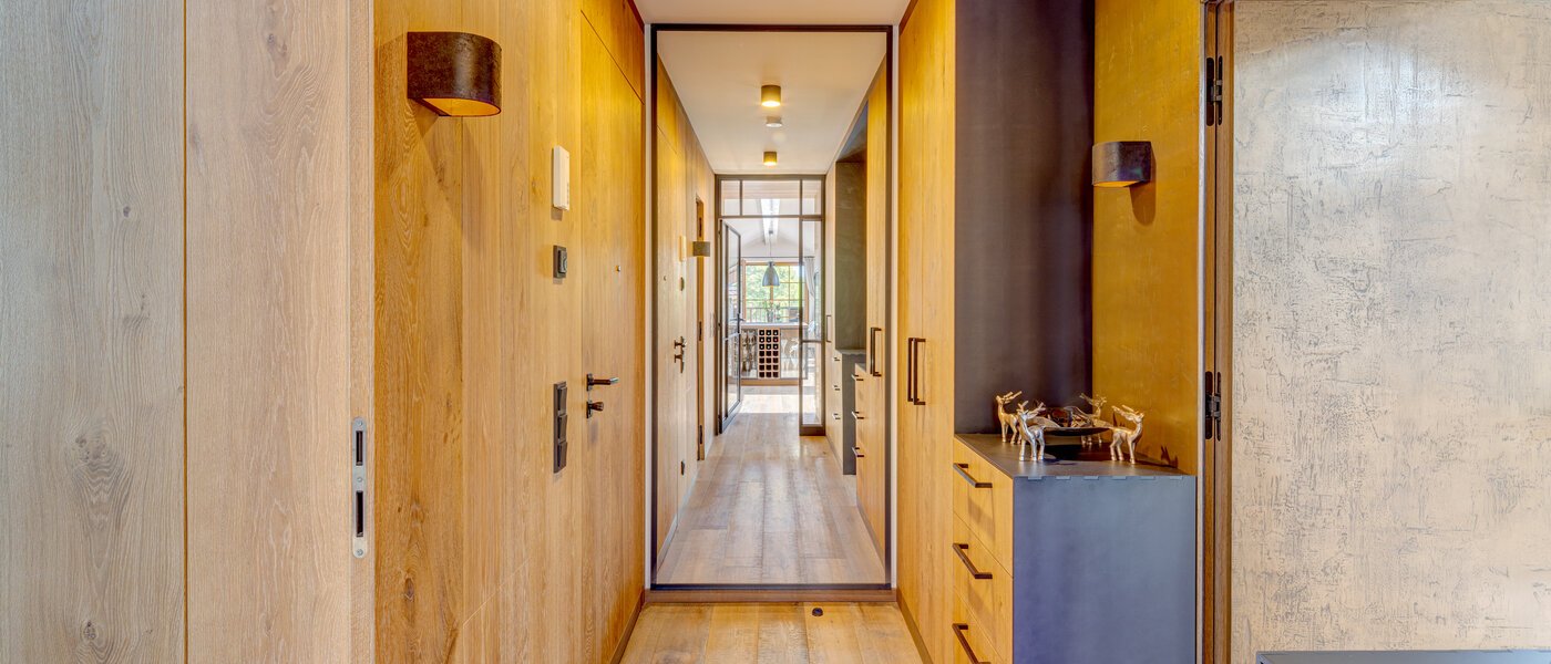 attic apartment Holzkirchen 01 hall 13582