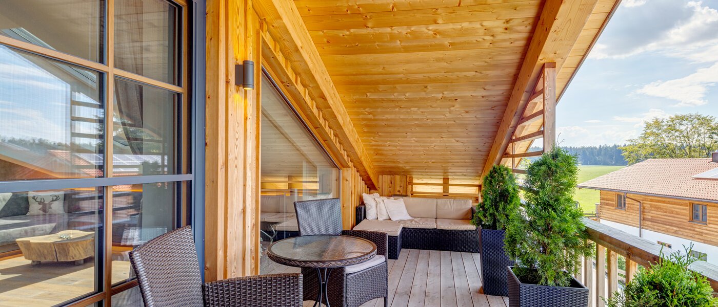 attic apartment Holzkirchen 02 balcony 13582