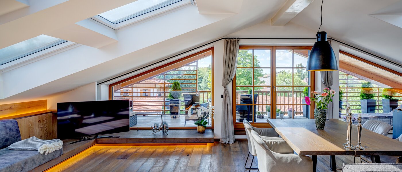 attic apartment Holzkirchen 02 living area 13582
